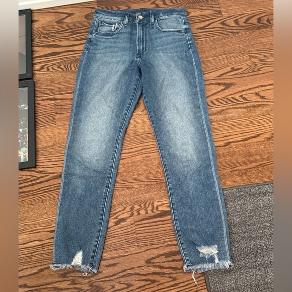 Joe’s Jeans The Charlie High Rise Skinny Crop Denim Size 26 Medium wash distress - Picture 1 of 9